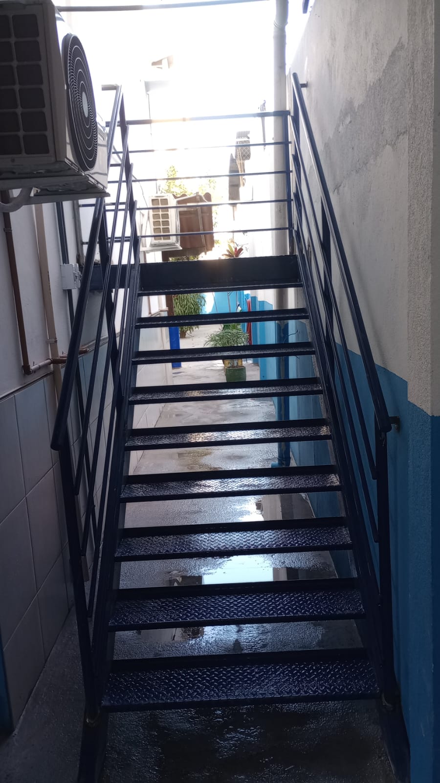 Escada metálica externa - projeto 2