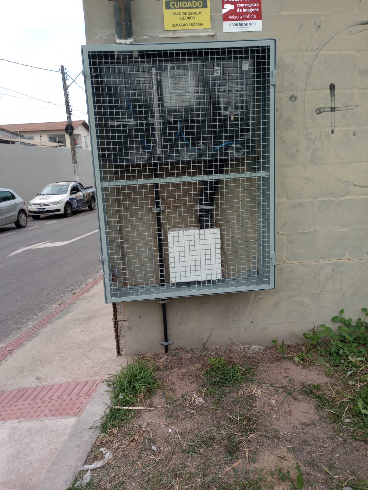 Grade de proteção para medidor de energia