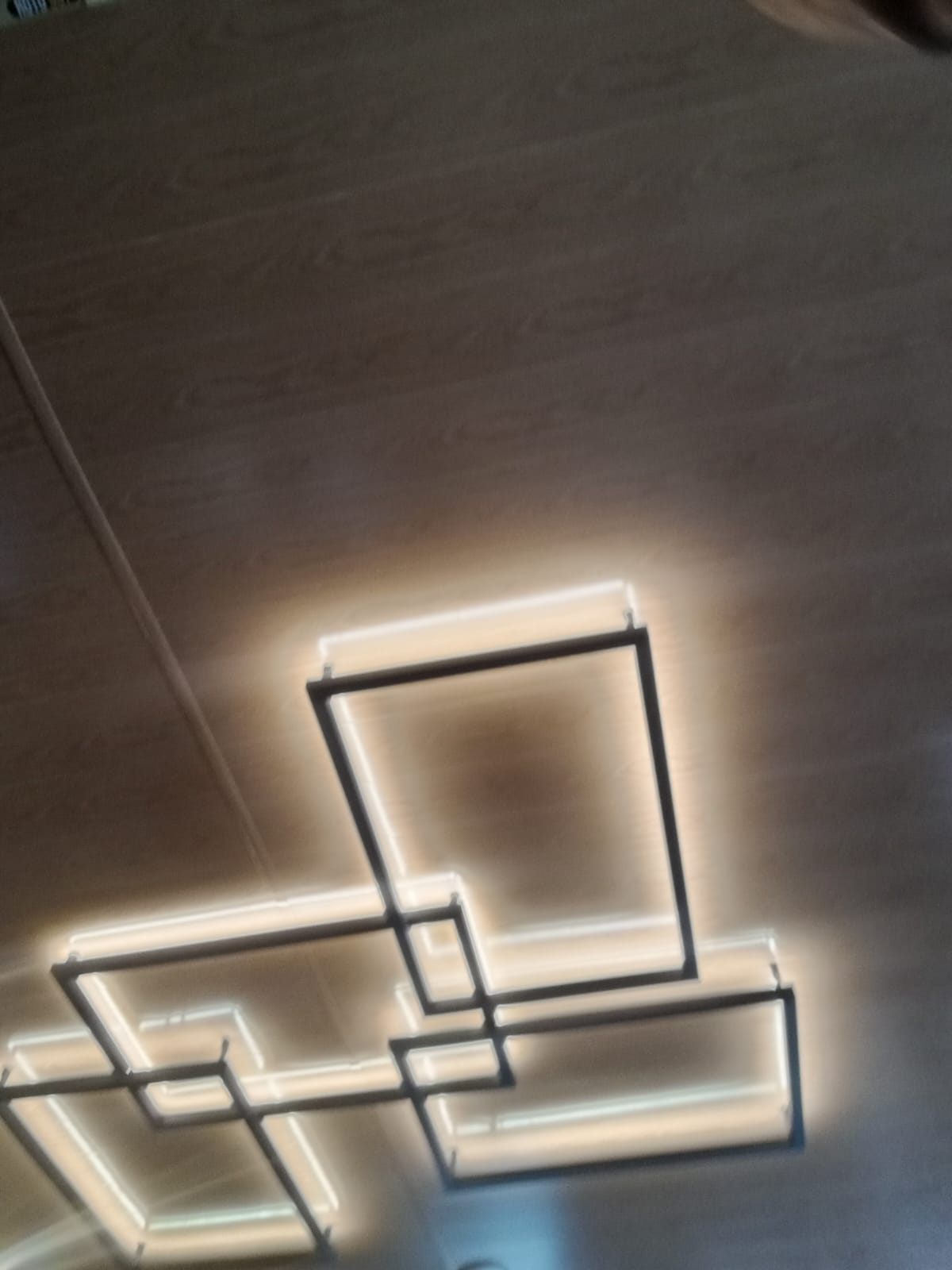 Luminária metálica decorativa