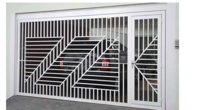 Portão de garagem com design decorativo