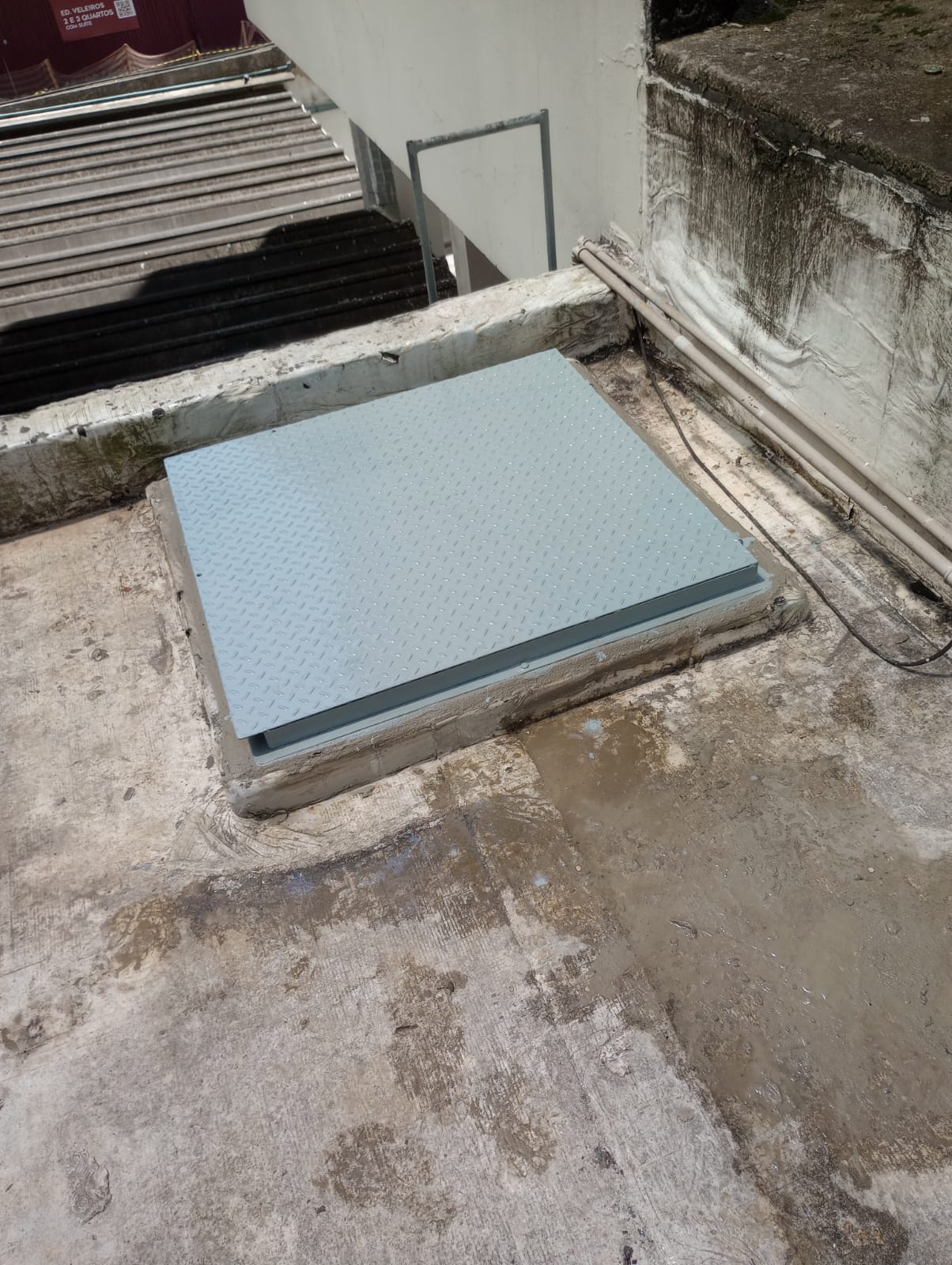 Tampa metálica xadrez